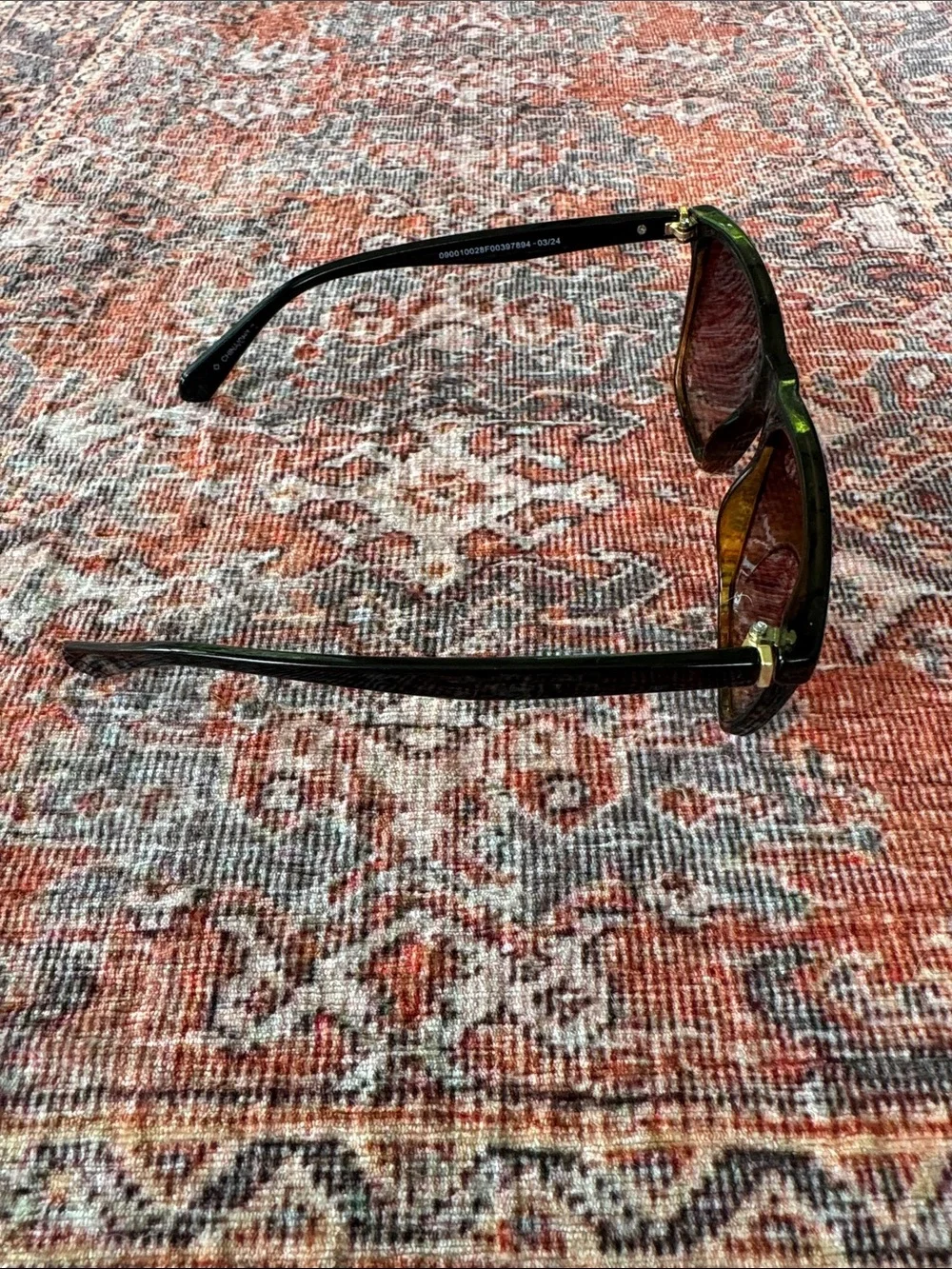 Dark Brown Tortoiseshell and Black Sunglasses Sunnies Like New